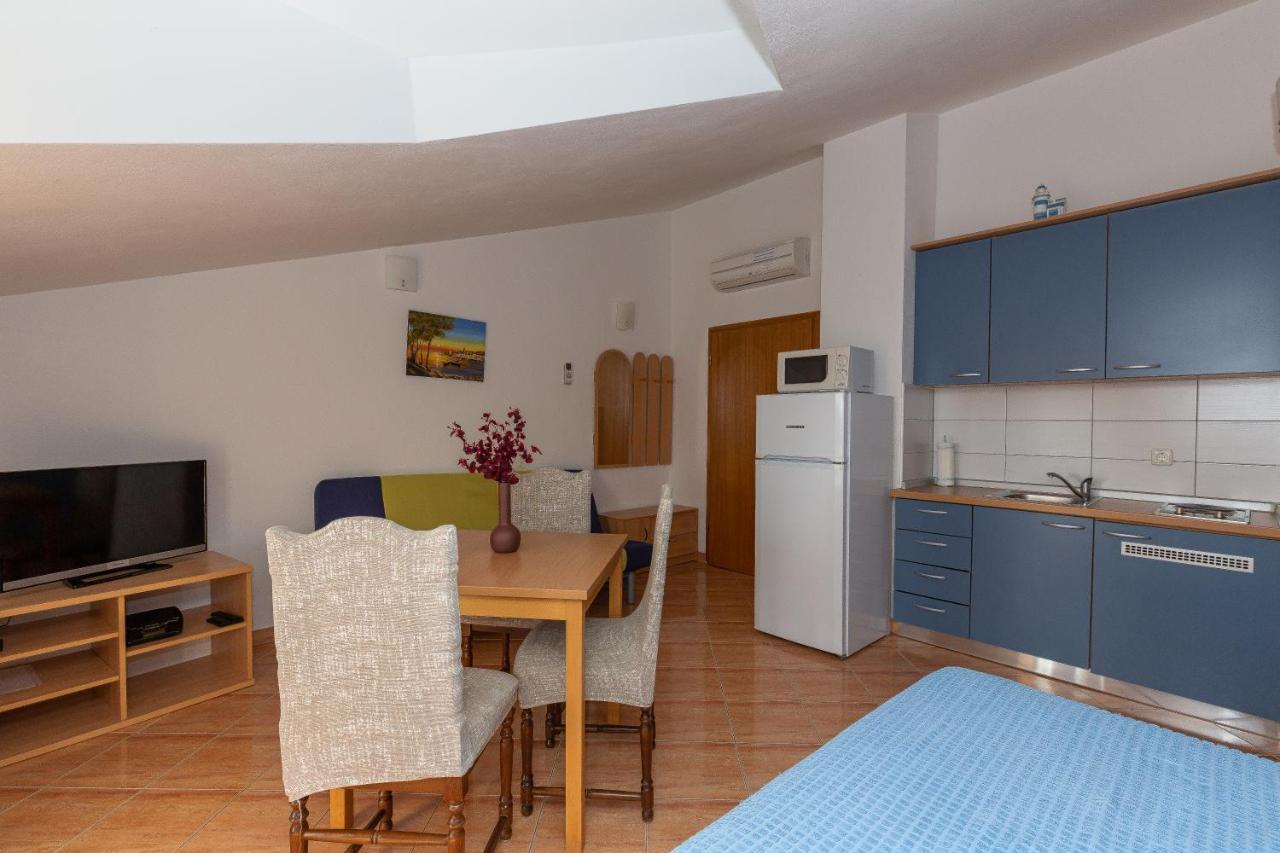 Apartments Dalmata Biograd Na Moru Exteriör bild