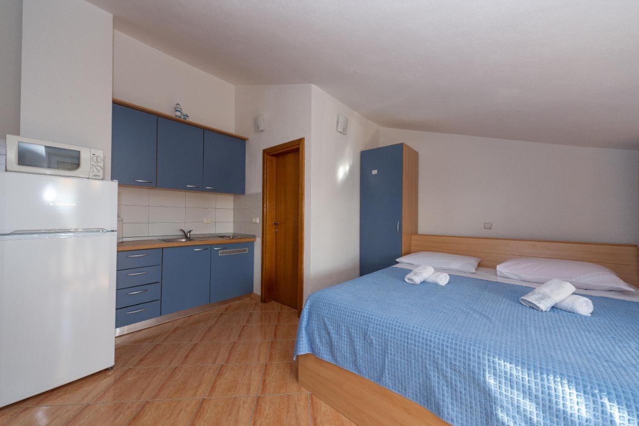 Apartments Dalmata Biograd Na Moru Exteriör bild