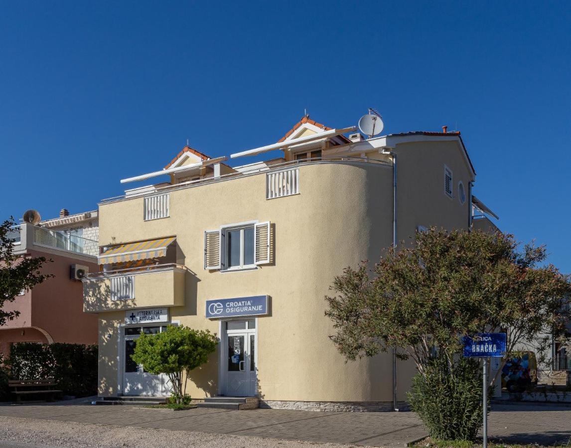 Apartments Dalmata Biograd Na Moru Exteriör bild